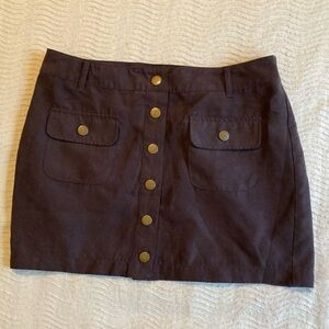 Faux suede purple mini skirt forever 21 buttoned with pockets.